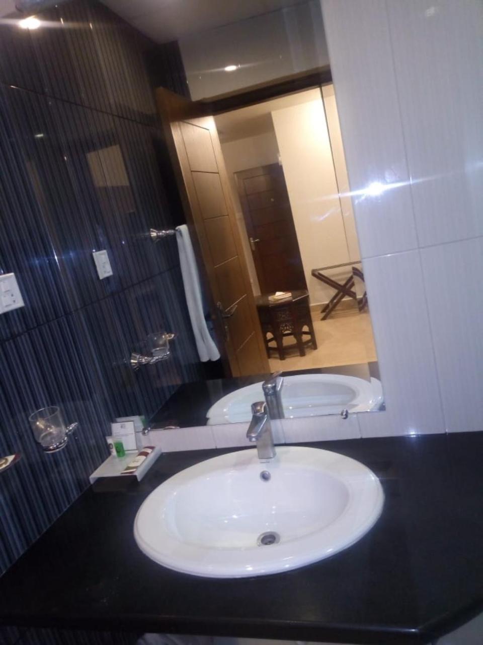 Hotel One Super, Ισλαμαμπάντ Εξωτερικό φωτογραφία